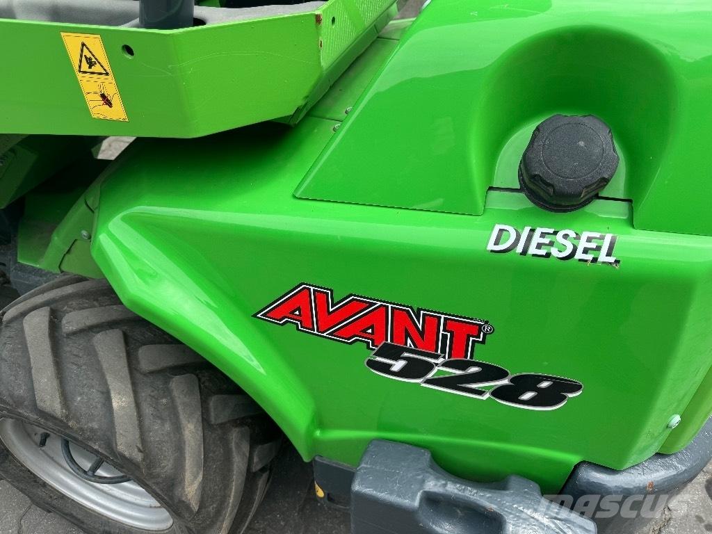 Avant 528 Minilader