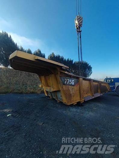 CAT BENNE CAT 775G Sonstige Baumaschinen