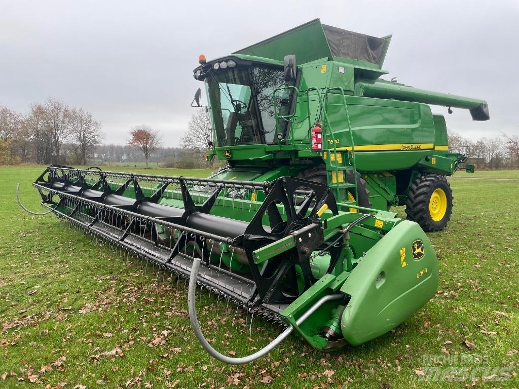 John Deere T670 Mähdrescher