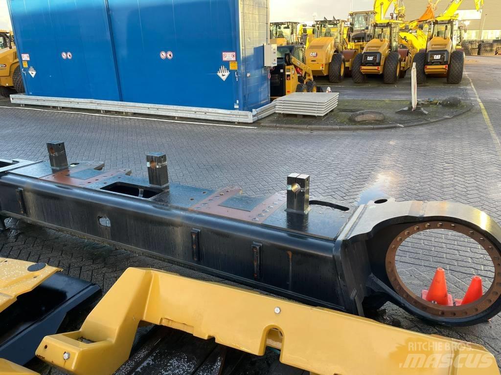 CAT 390 F L Chassis
