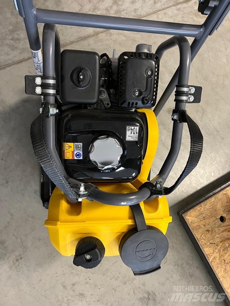 ATLAS COPCO LF57 LAT Erdbauwalzen