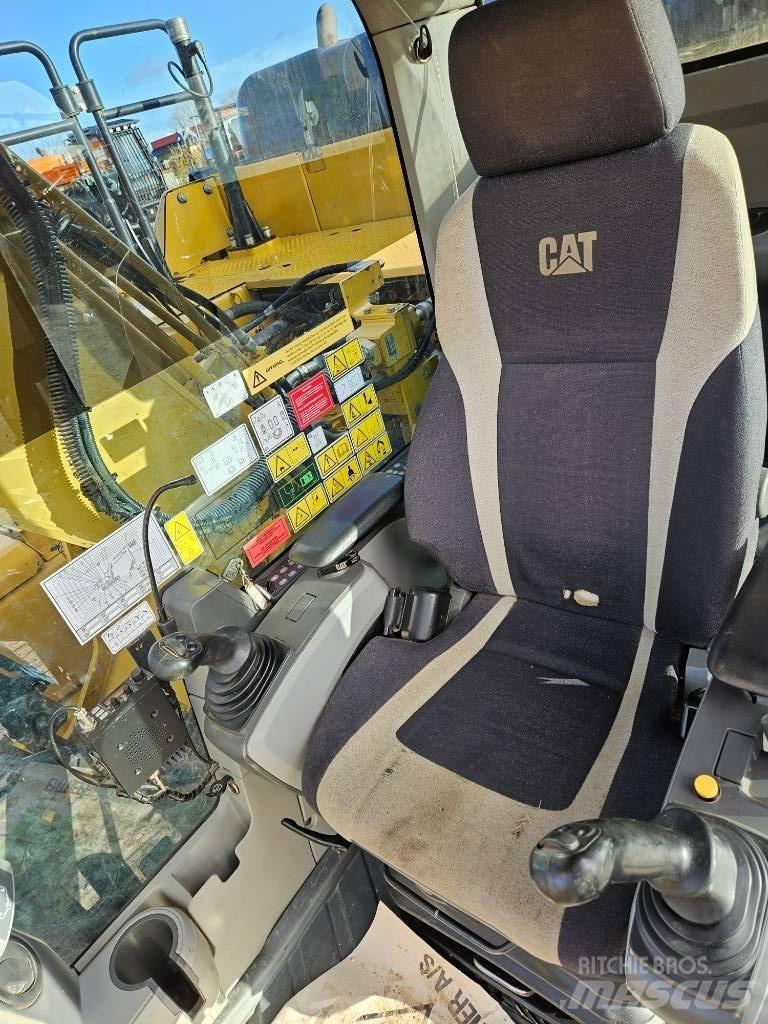 CAT 326 F L Raupenbagger