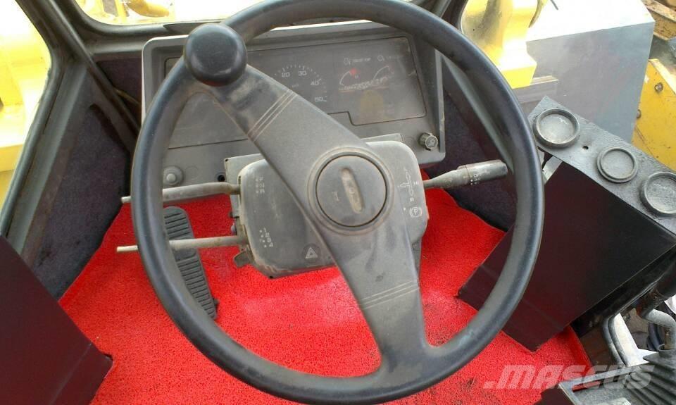 Komatsu WA 470-3 Radlader