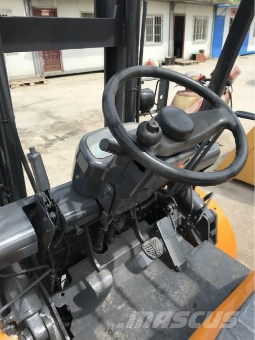 TCM FD 100 Diesel heftrucks