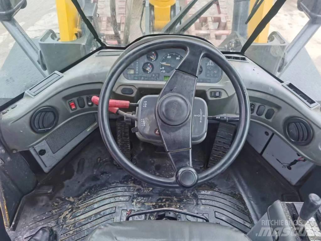 Komatsu WA 380 Radlader