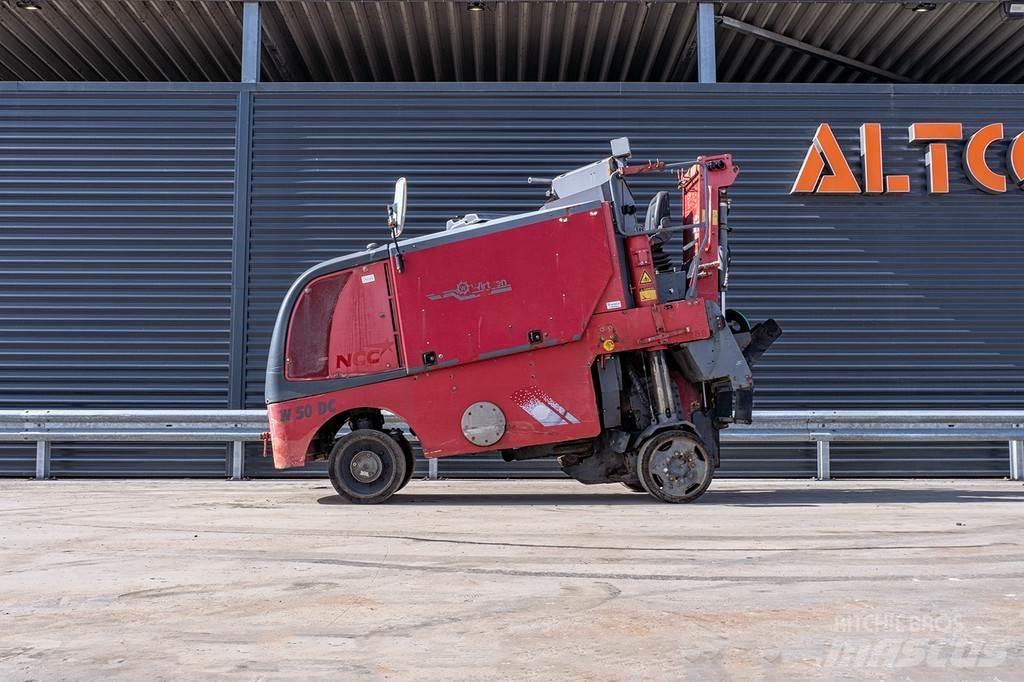 Wirtgen W 50 DC Asphaltfräsen