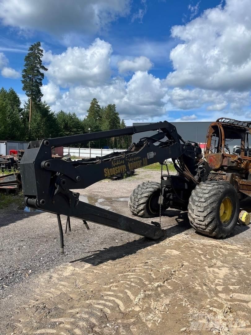 John Deere 1470G Harvester