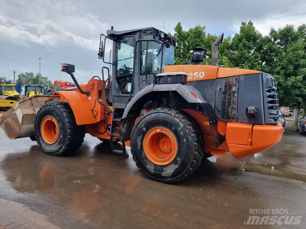 Hitachi ZW 250 Radlader