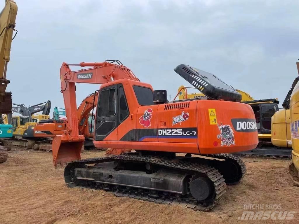 Doosan 225-7 Raupenbagger