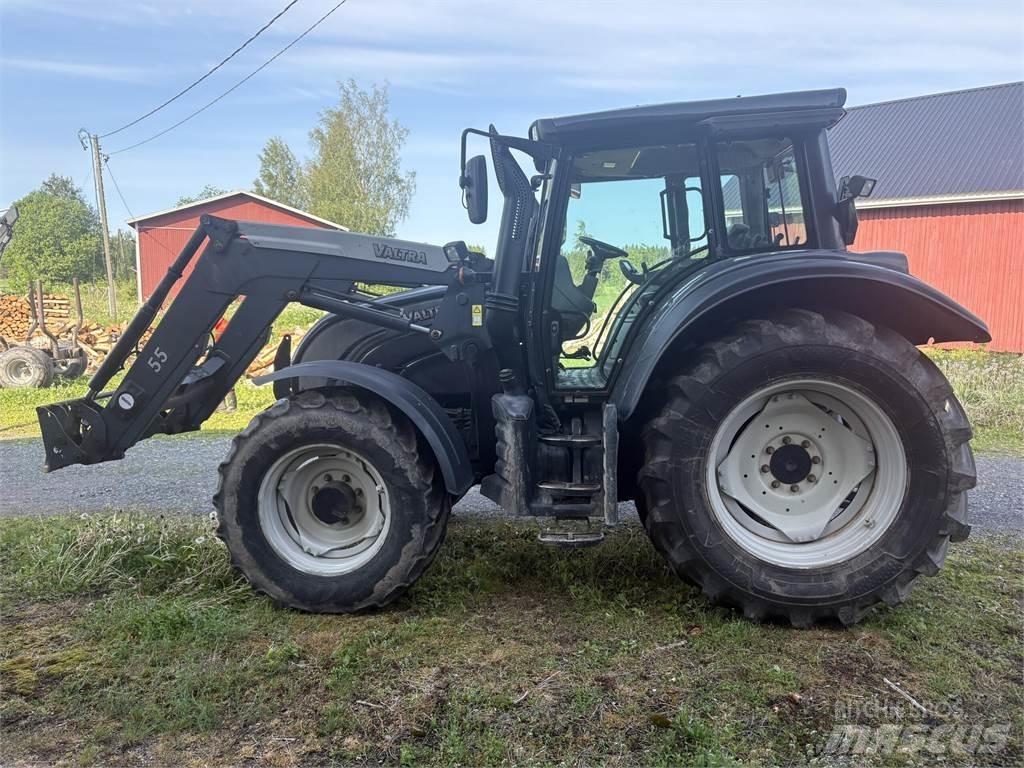 Valtra N122 Traktoren
