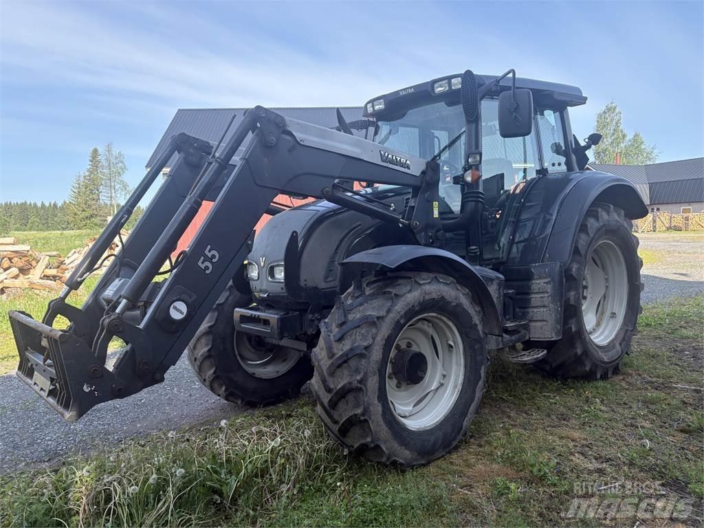 Valtra N122 Traktoren