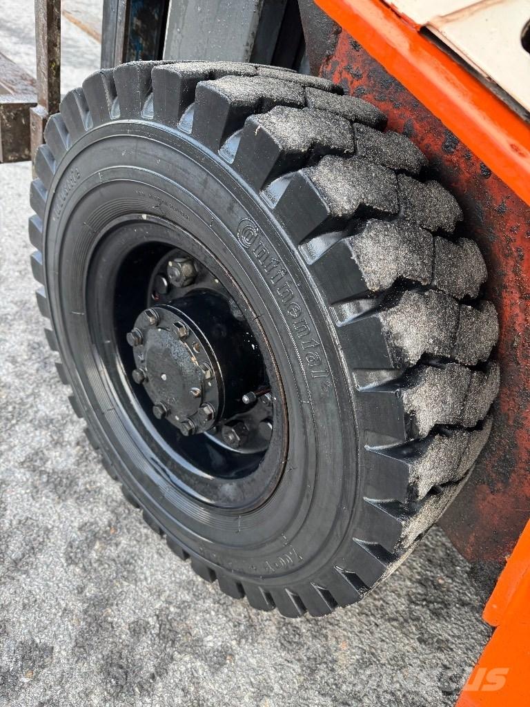 Nissan 25 LPG heftrucks