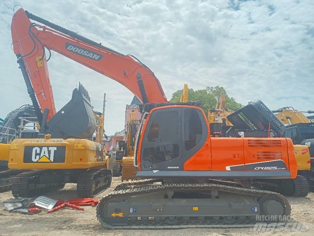 Doosan DX 225LC-9C Raupenbagger