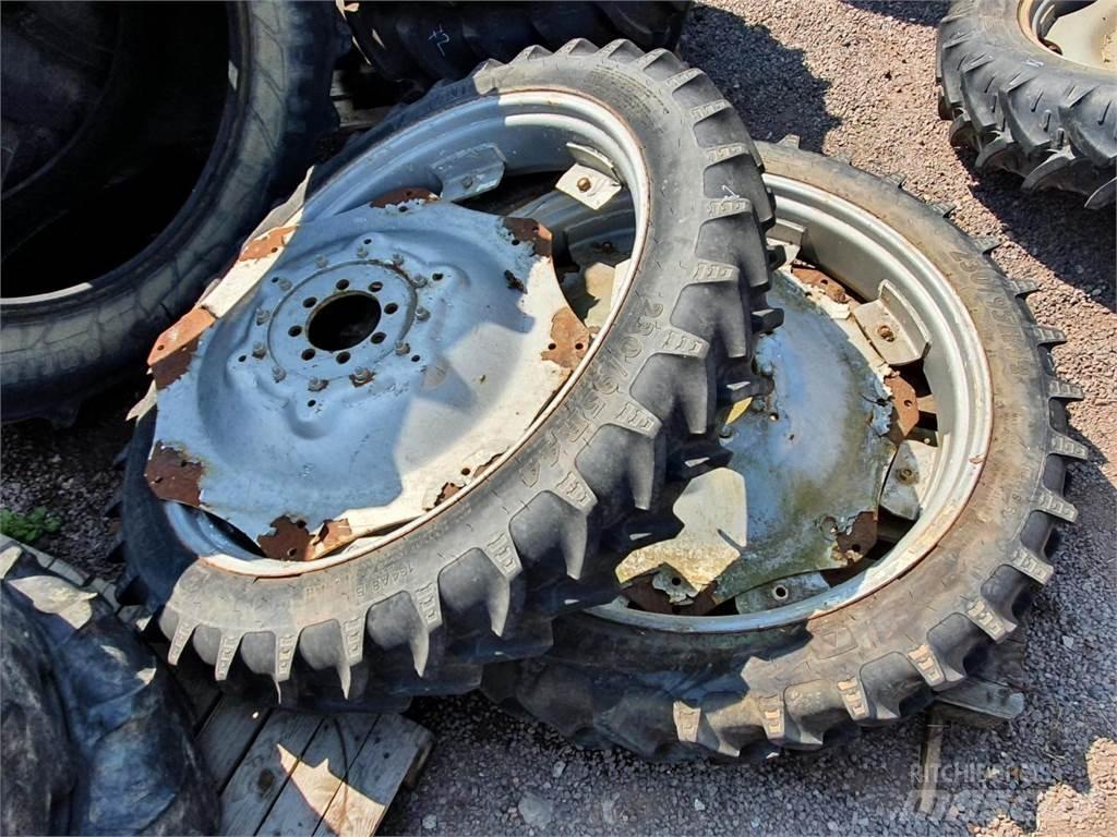 BKT 230/95R44 x2 Reifen