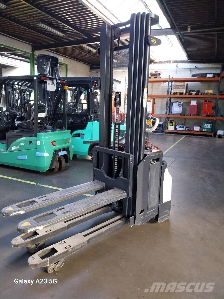Crown ESi40001.6TT Deichselstapler