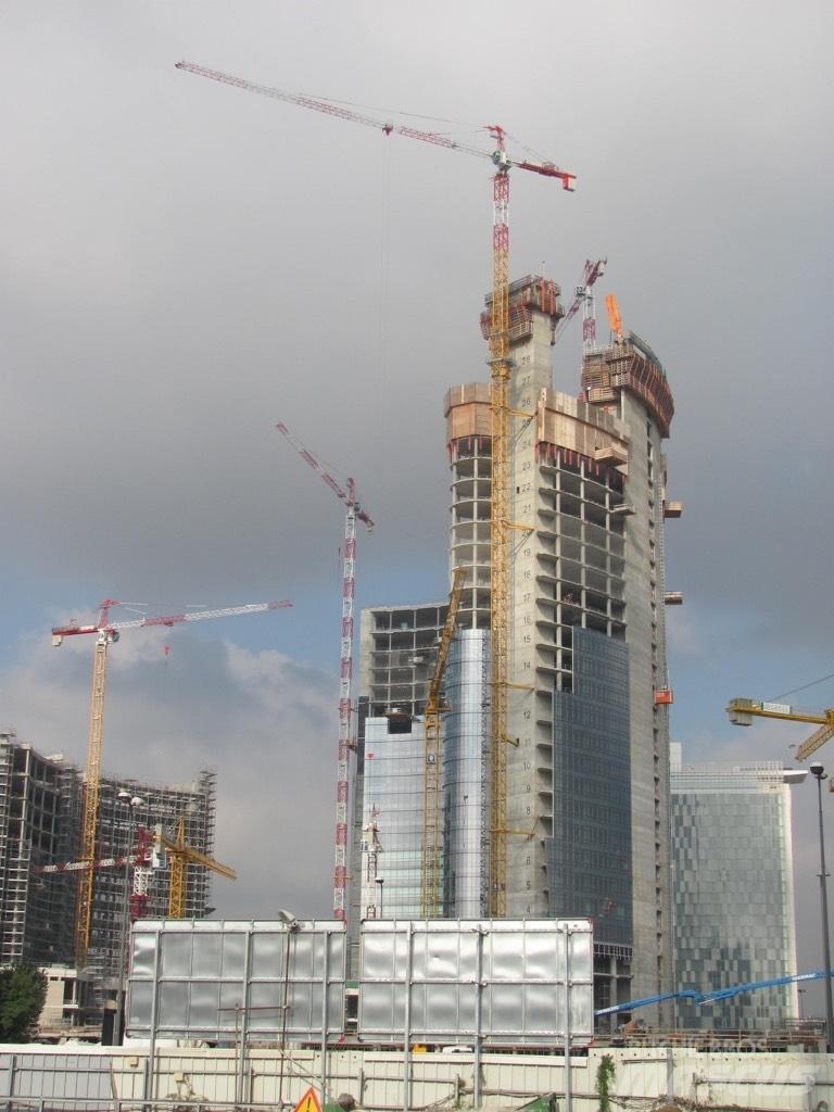 FM GRU TLX 2760 Turmdrehkrane