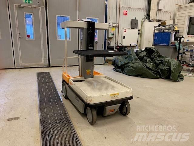 Crown WAV 50-118 Mittelhub-Kommissionierer