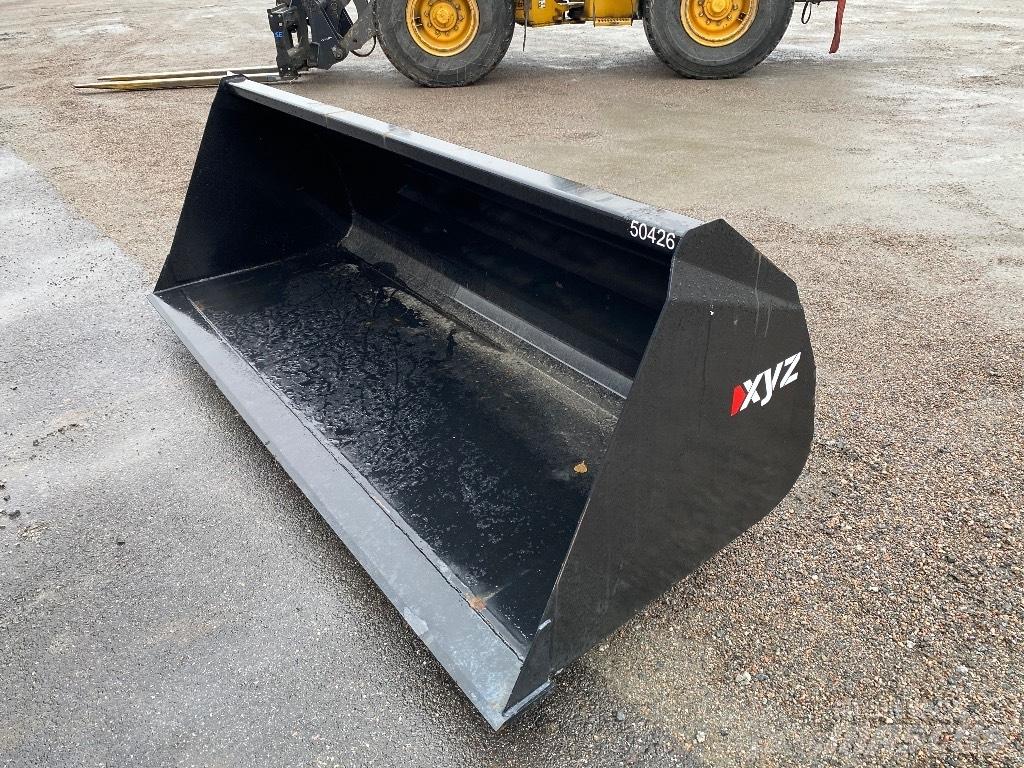 XYZ Snöskopa 240 Frontladerzubehör