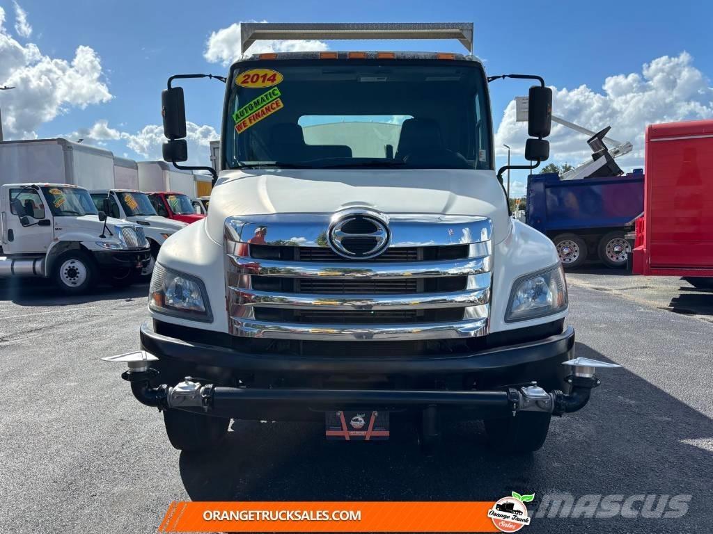 Hino 338 Wassertanker