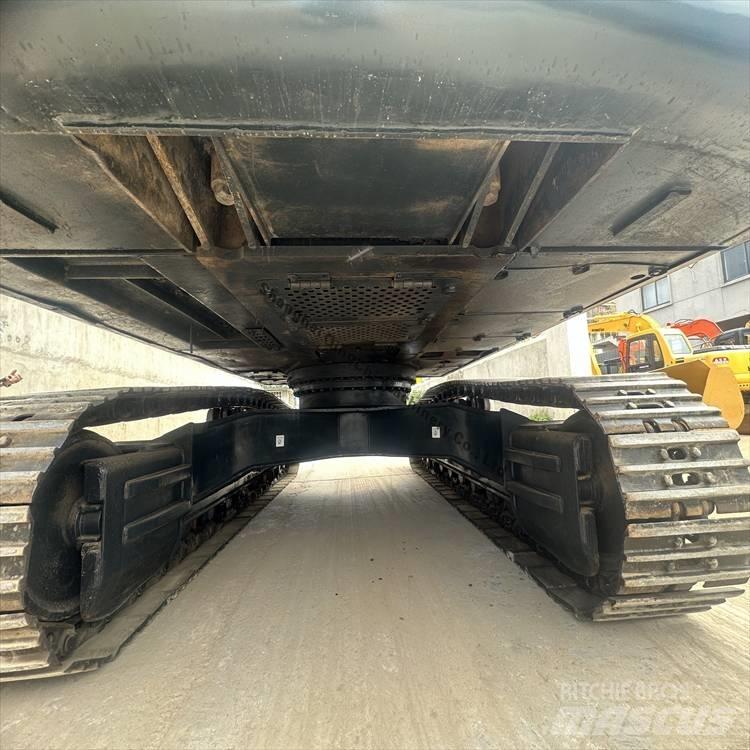 Hyundai 330 Raupenbagger