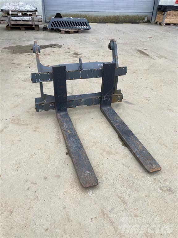 Liebherr T 46-7s Teleskoplader