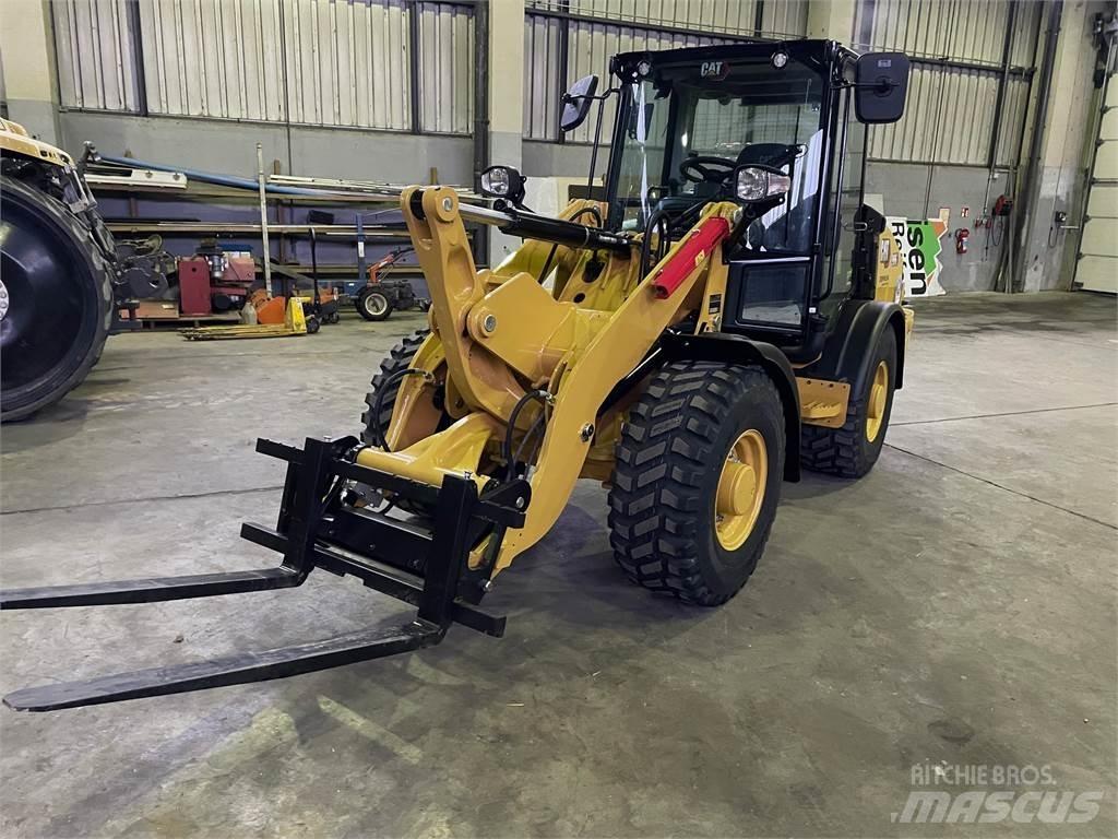 CAT 906 Radlader