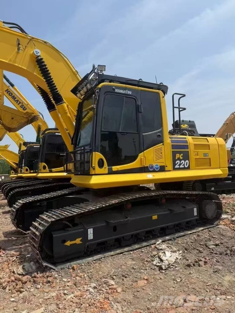 Komatsu 220LC-8 Raupenbagger