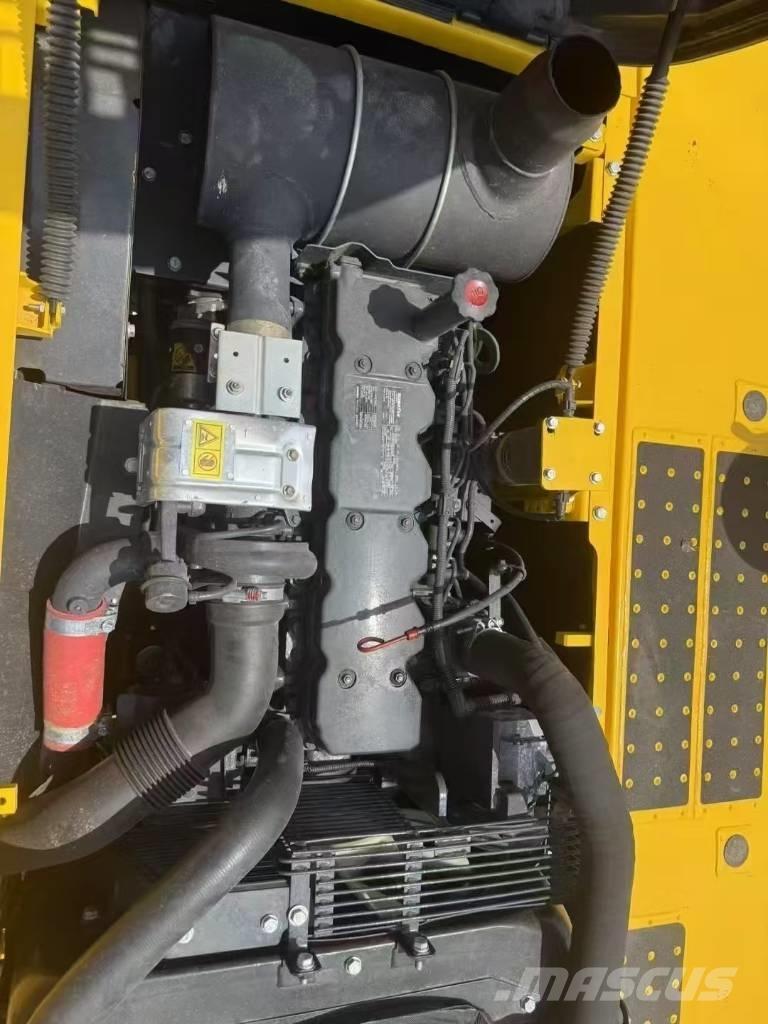 Komatsu 220LC-8 Raupenbagger