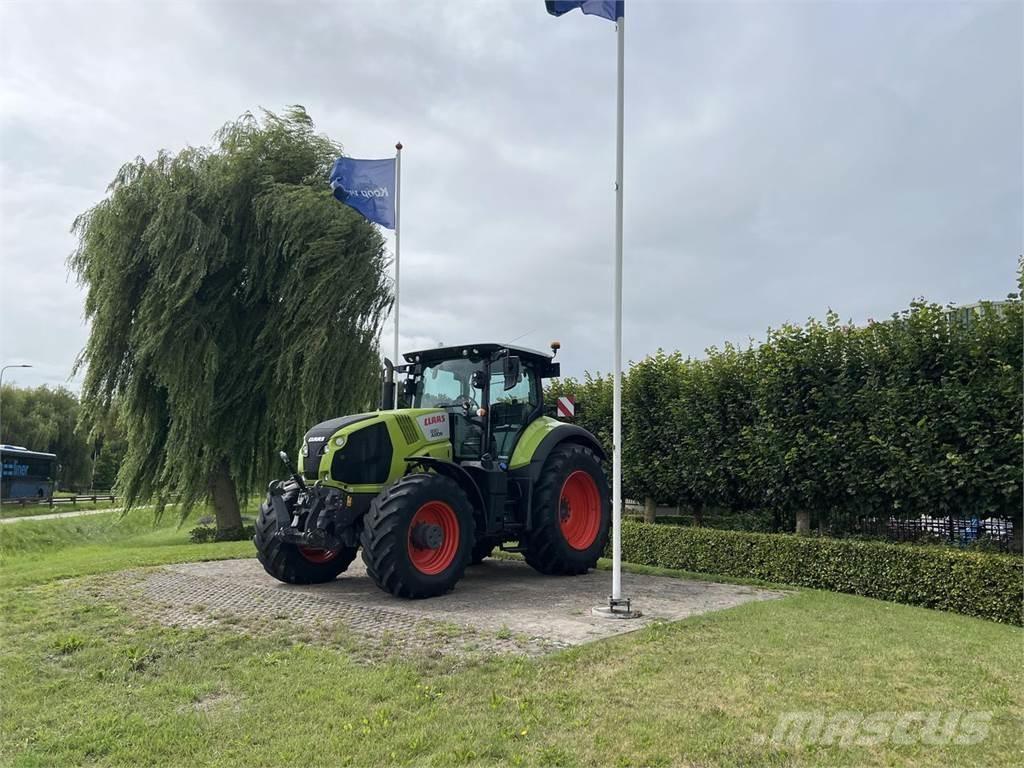 CLAAS Axion 830 Traktoren