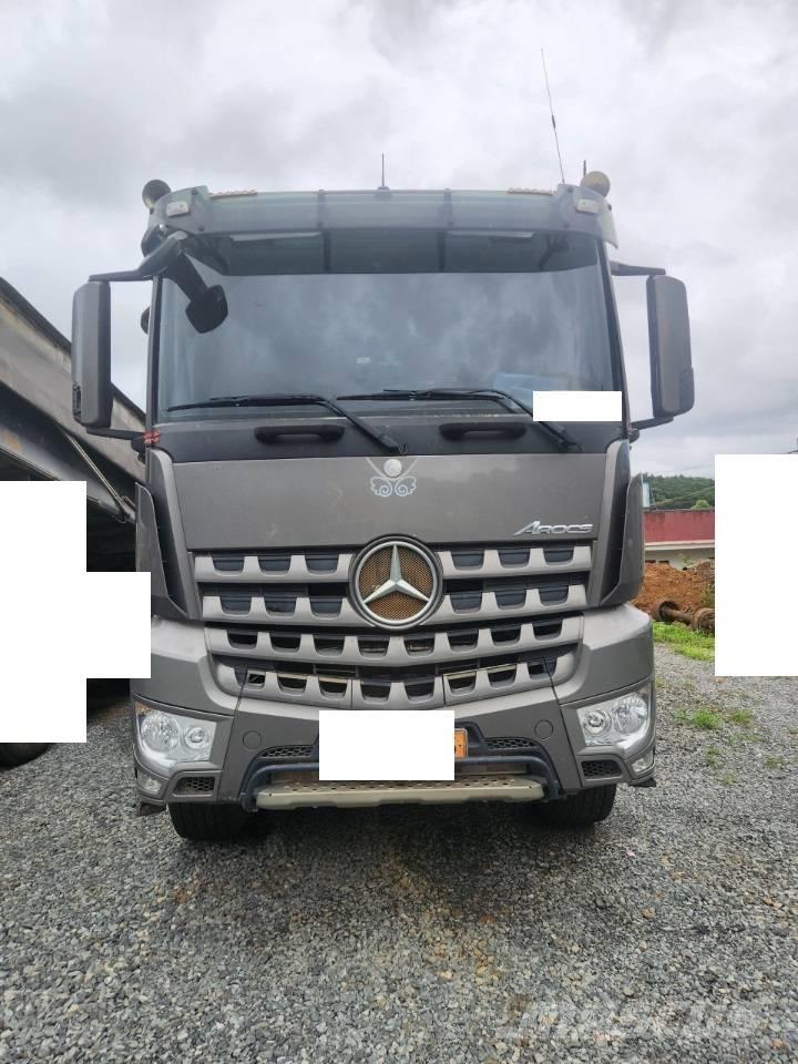 Mercedes-Benz 3951 Minidumper