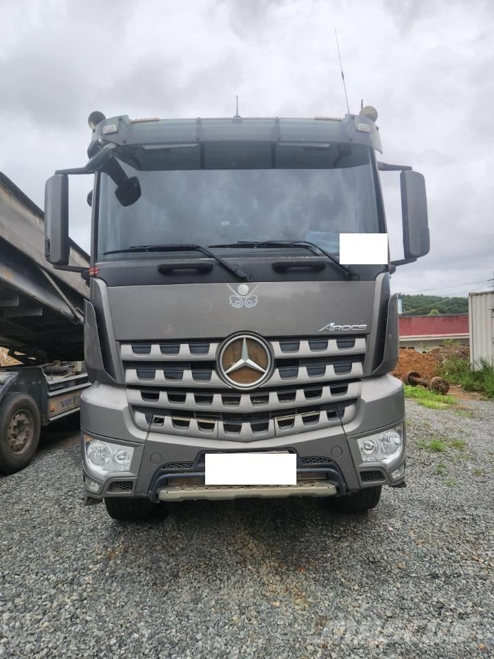 Mercedes-Benz 3951 Minidumper