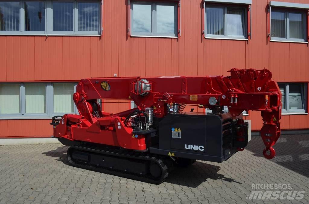 Unic URW-806 Raupenkrane