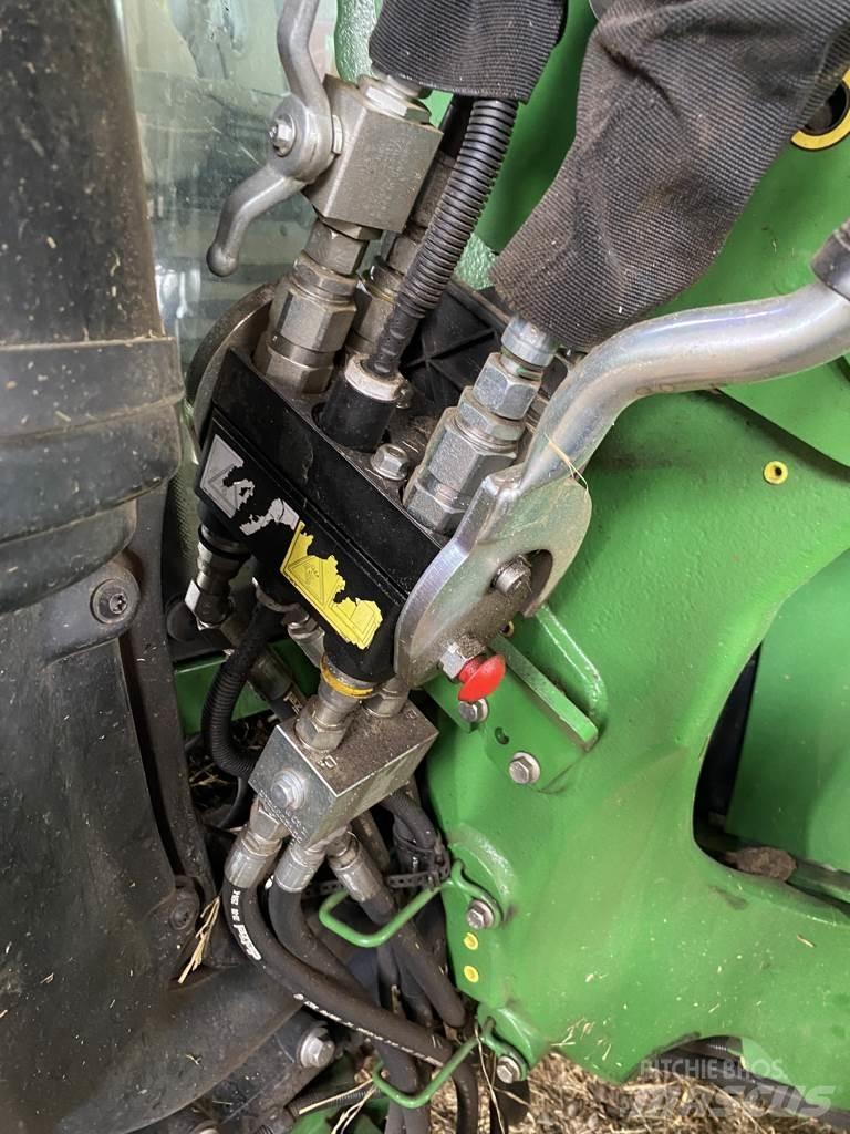 John Deere 6110M Traktoren
