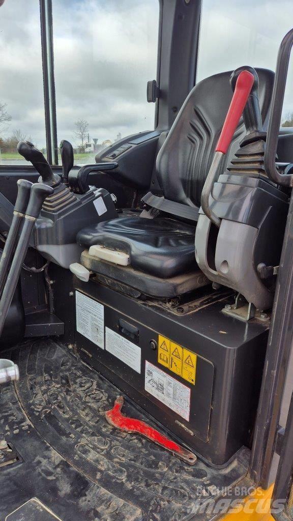 Kato HD 30V4 Baggerlader