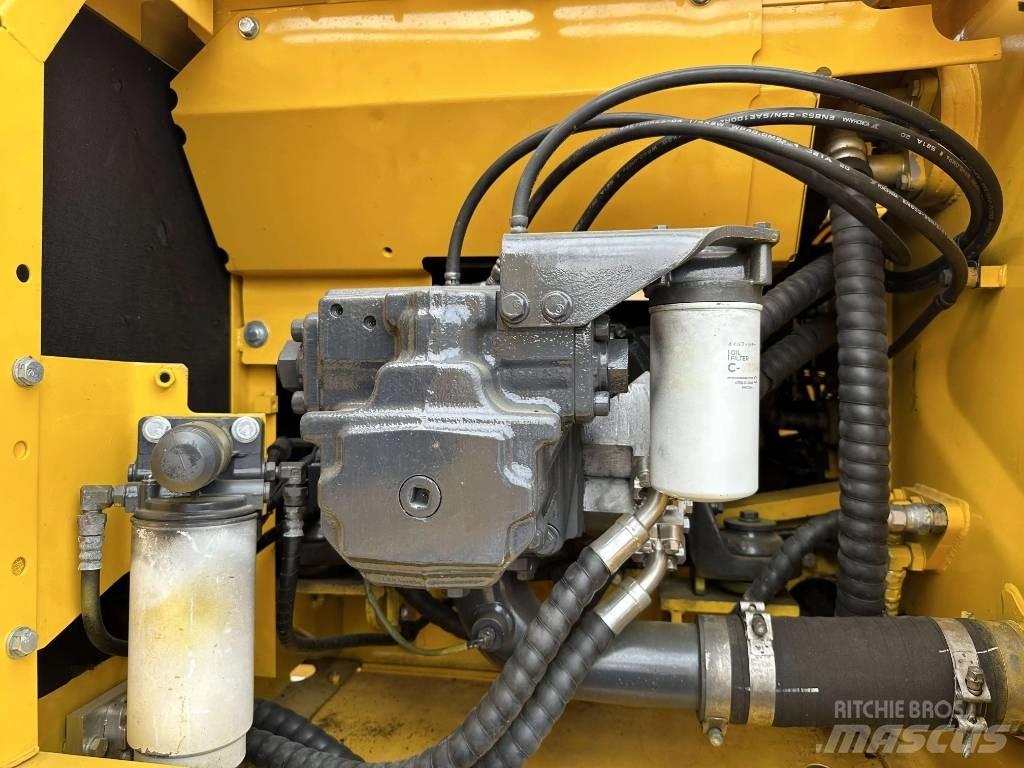 Komatsu PC200-8 Raupenbagger