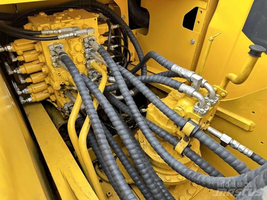 Komatsu PC200-8 Raupenbagger