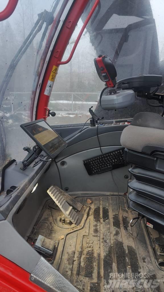 Komatsu 931XC Harvester