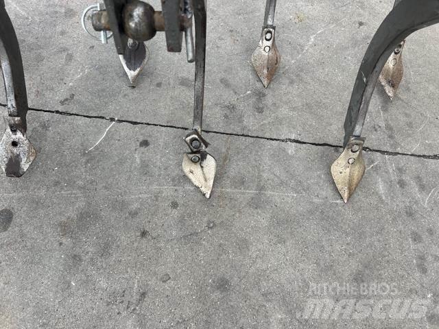 Peecon cultivator Grubber