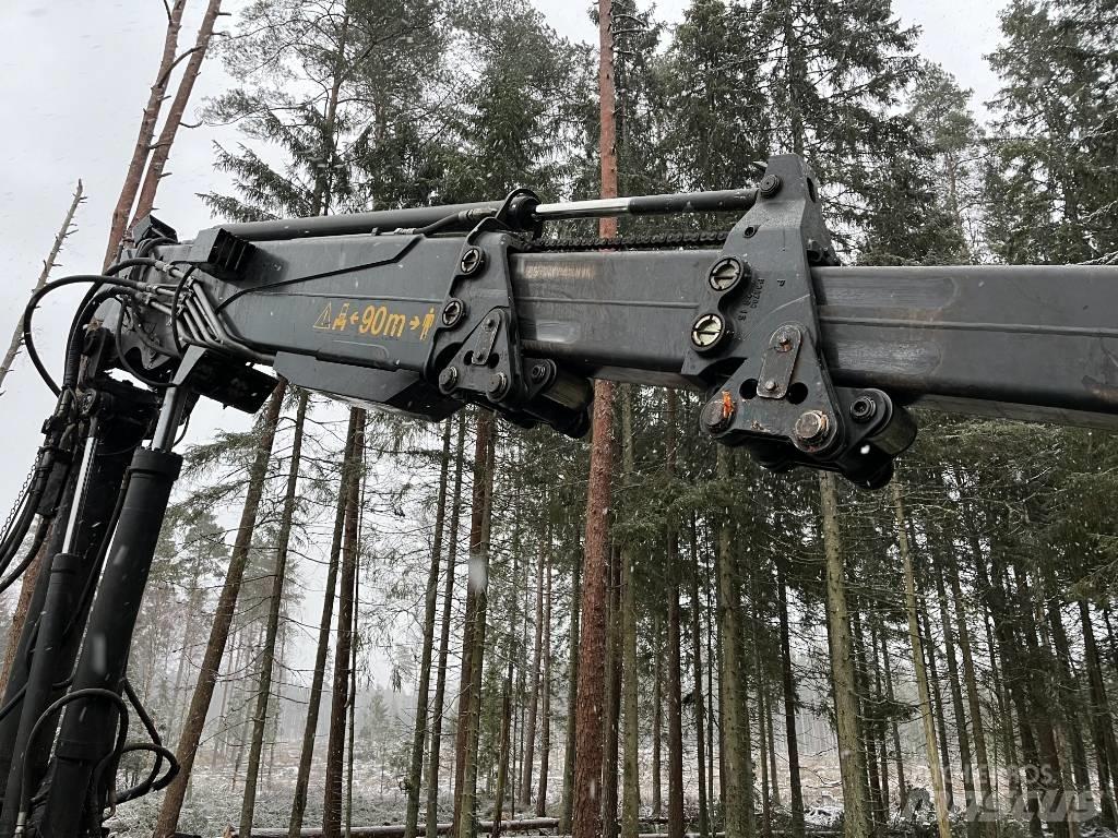 Ponsse Bear 8W Harvester