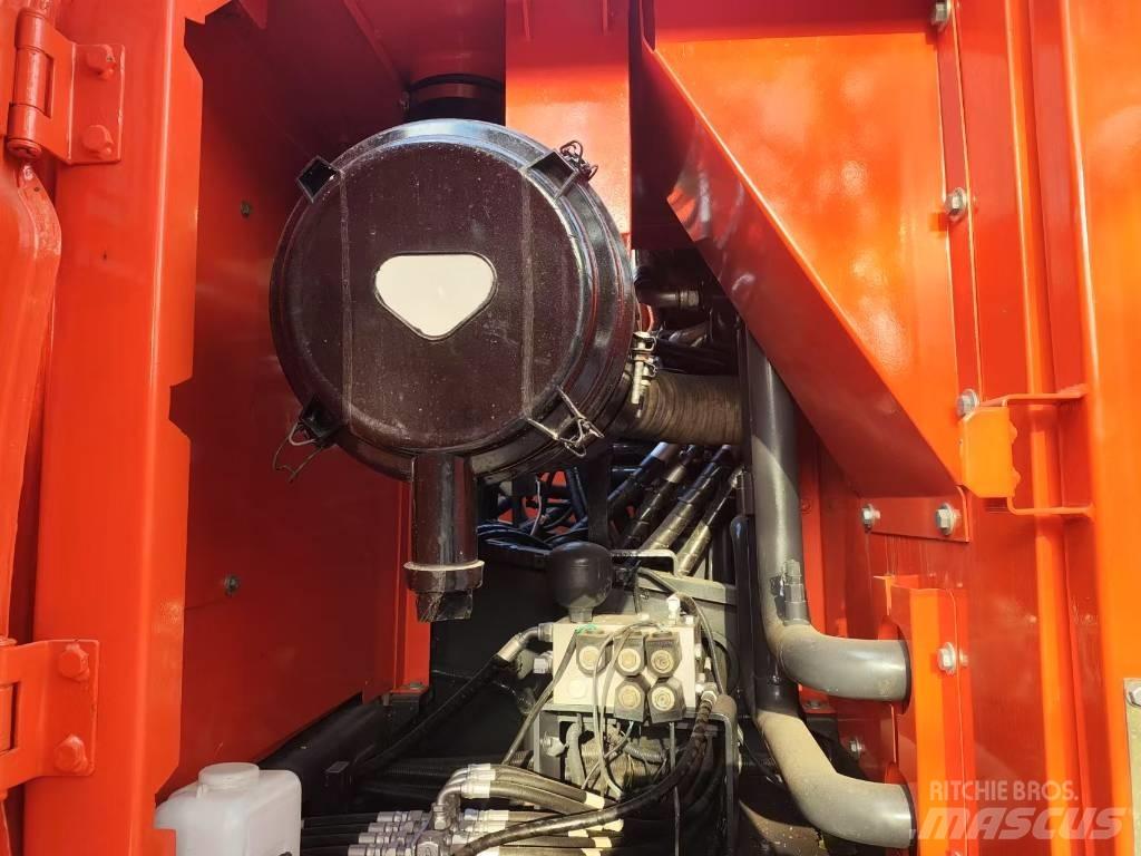 Doosan DX300LC-9c Raupenbagger