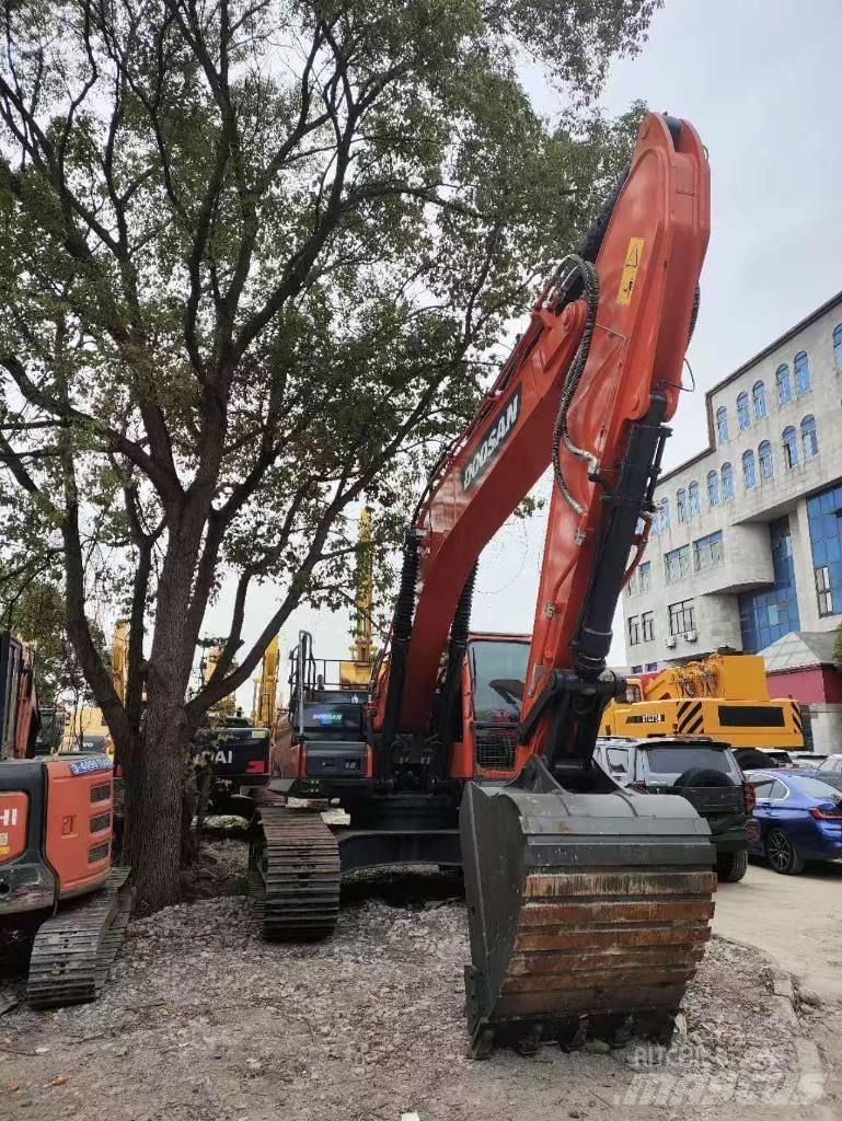 Doosan DX300LC-9c Raupenbagger