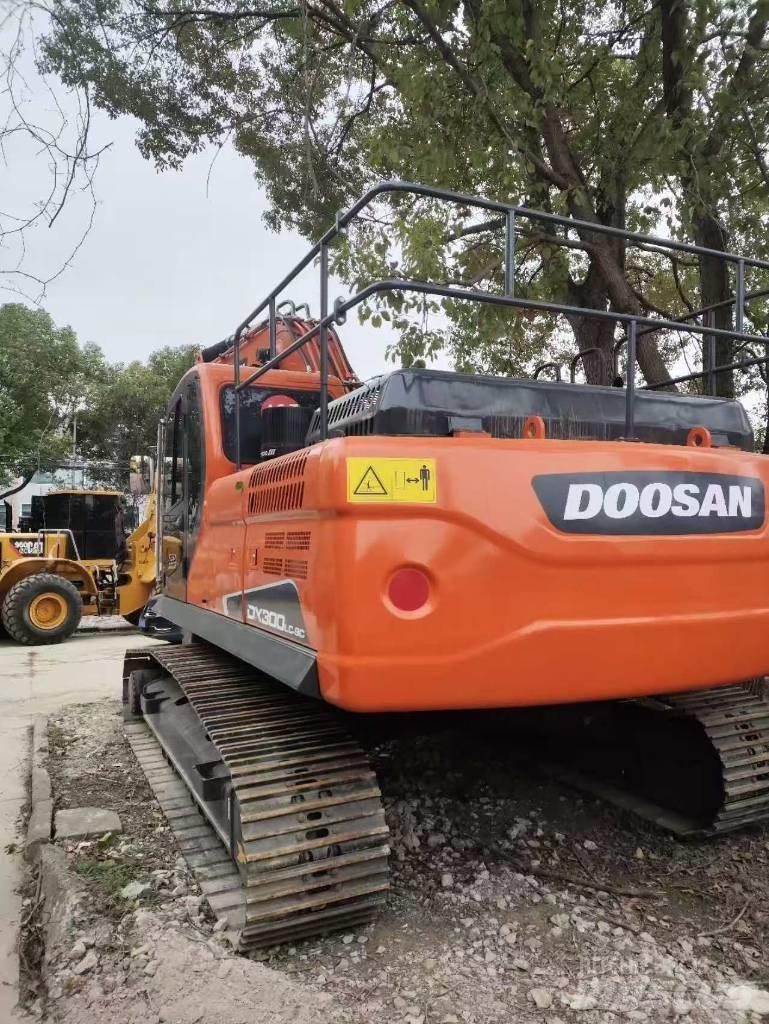 Doosan DX300LC-9c Raupenbagger