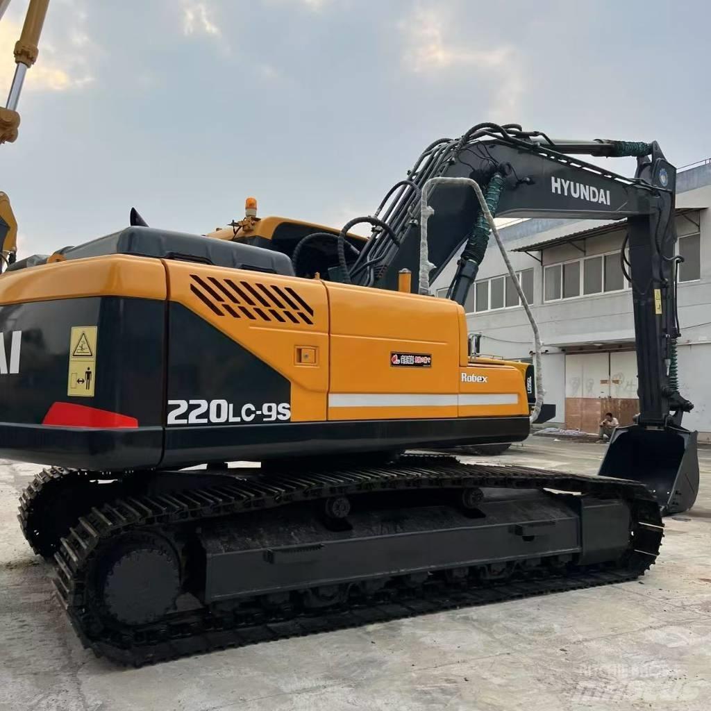 Hyundai 220LC-9S Midibagger  7t - 12t