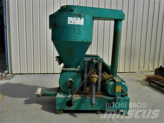  suceuse a grain pam Futterverteilwagen
