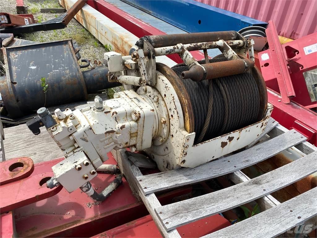 Terex  Fahrstühle, Seilwinden und Bauaufzüge
