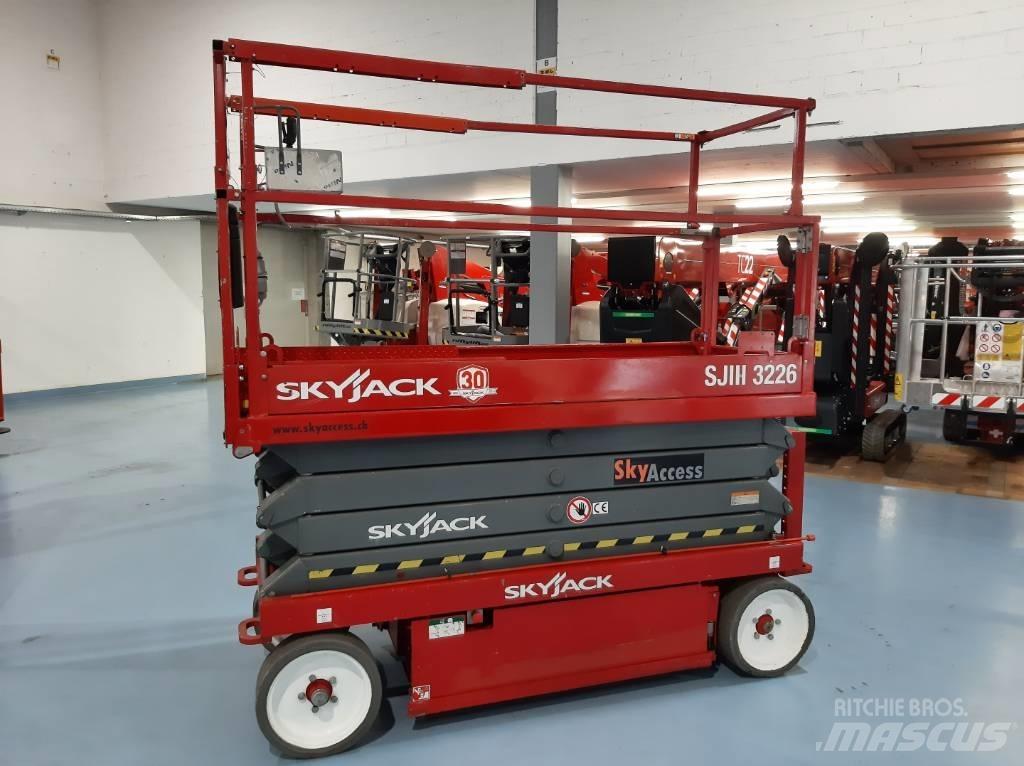 SkyJack SJIII 3226 Scheren-Arbeitsbühnen