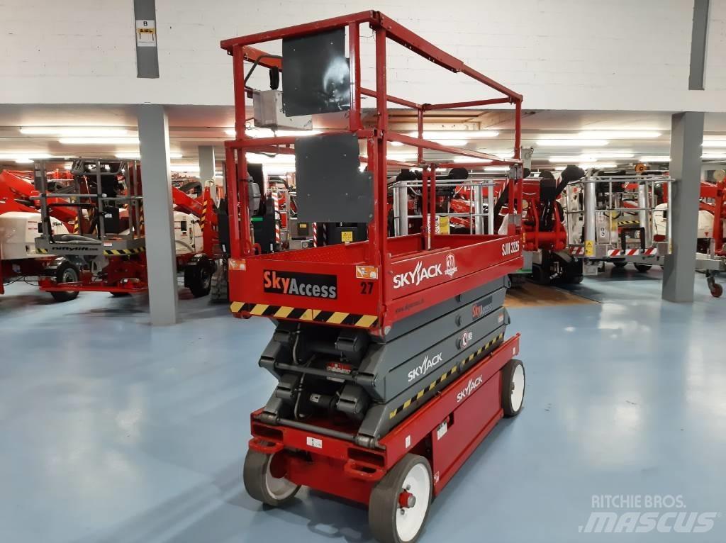SkyJack SJIII 3226 Scheren-Arbeitsbühnen