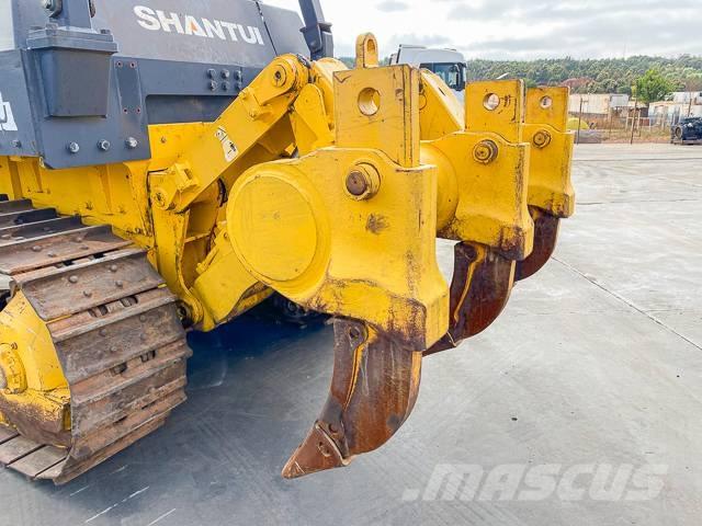 Shantui SD22W Bulldozer