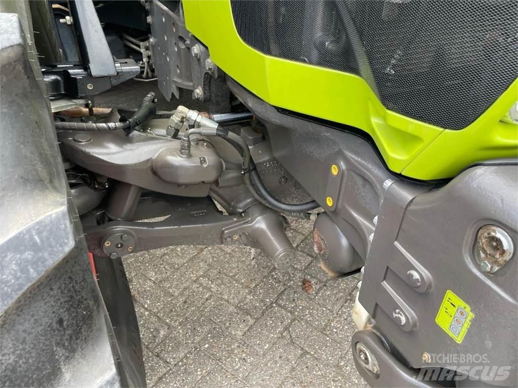 CLAAS Arion 650 Traktoren