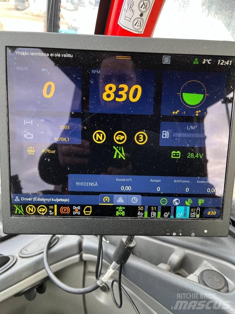Komatsu 911.7 Harvester